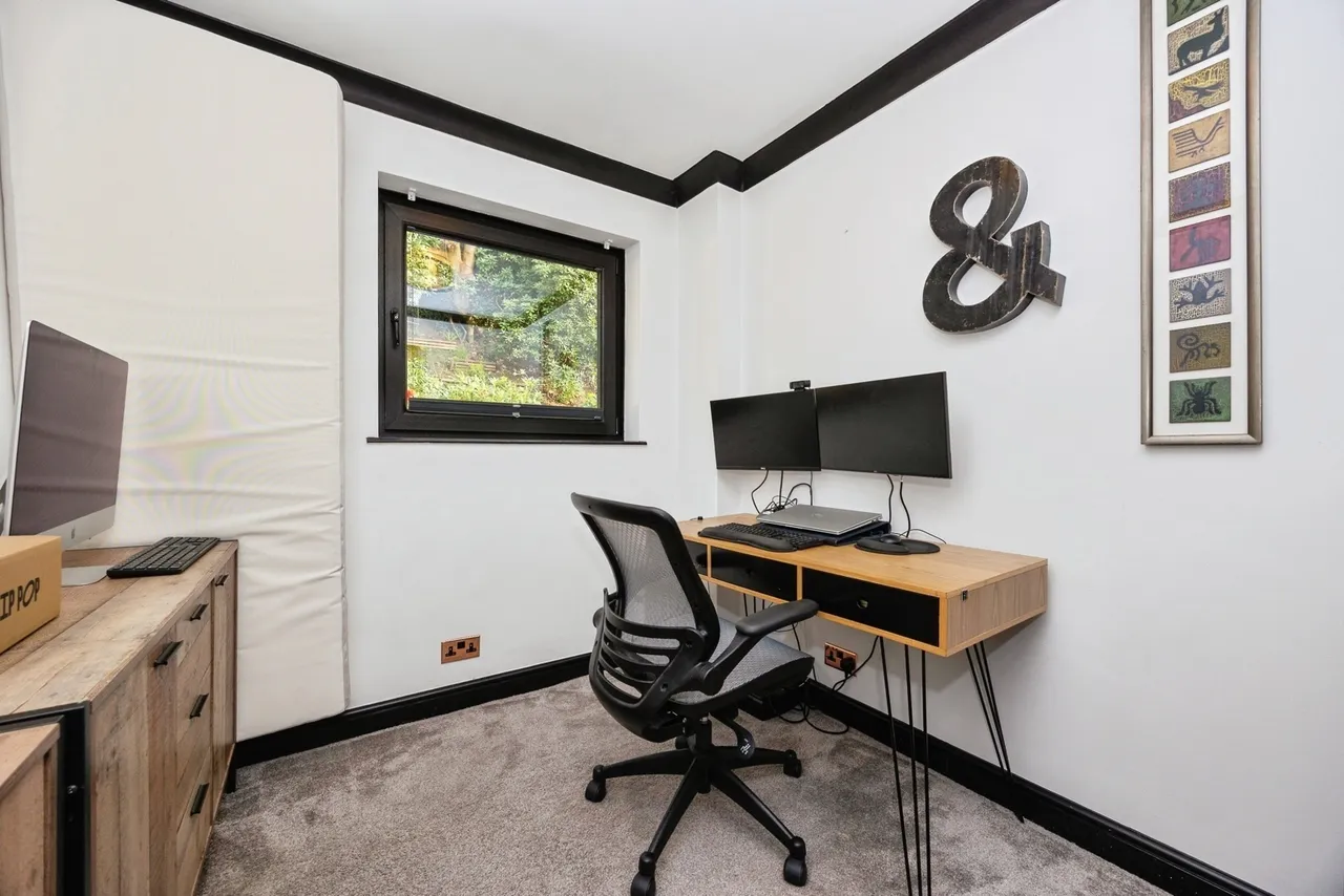 Valley View, Godalming, GU7, photo 12