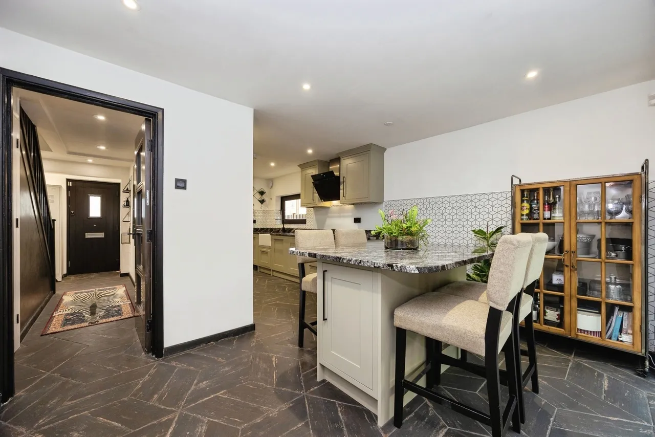 Valley View, Godalming, GU7, photo 2