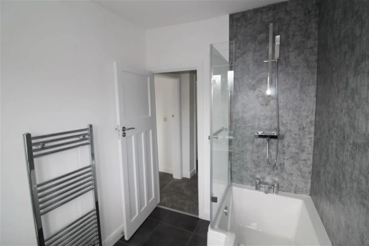 Hough Lane, Bramley, LS13, photo 12