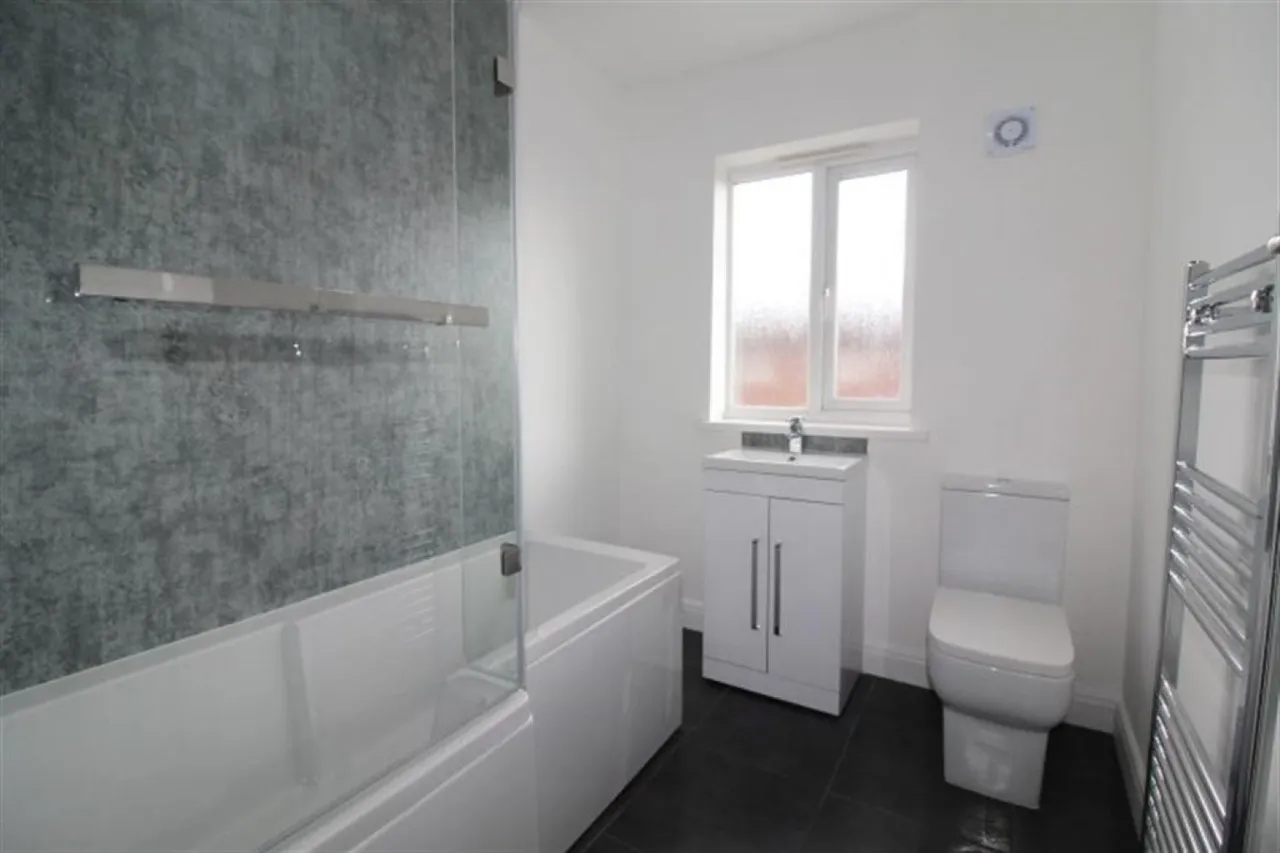 Hough Lane, Bramley, LS13, photo 11