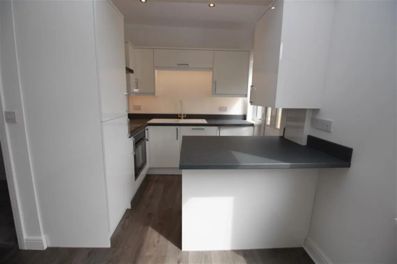 Hough Lane, Bramley, LS13, photo 6