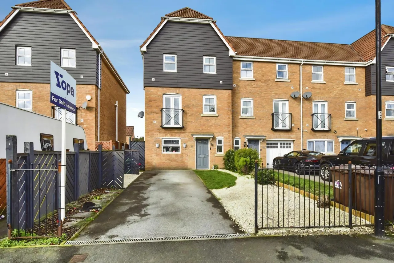 4 bed house for sale, Wharf Road, Kilnhurst, S64