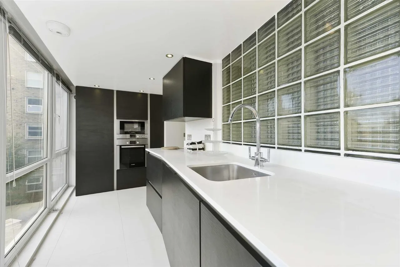 Boydell Court, St Johns Wood Park, St Johns Wood, photo 5