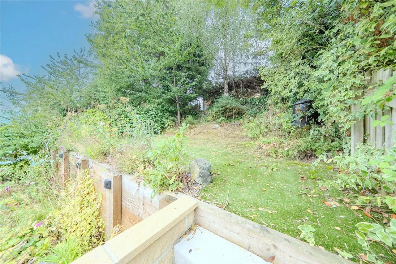 Chiltern Court, Leeds, LS13, photo 17