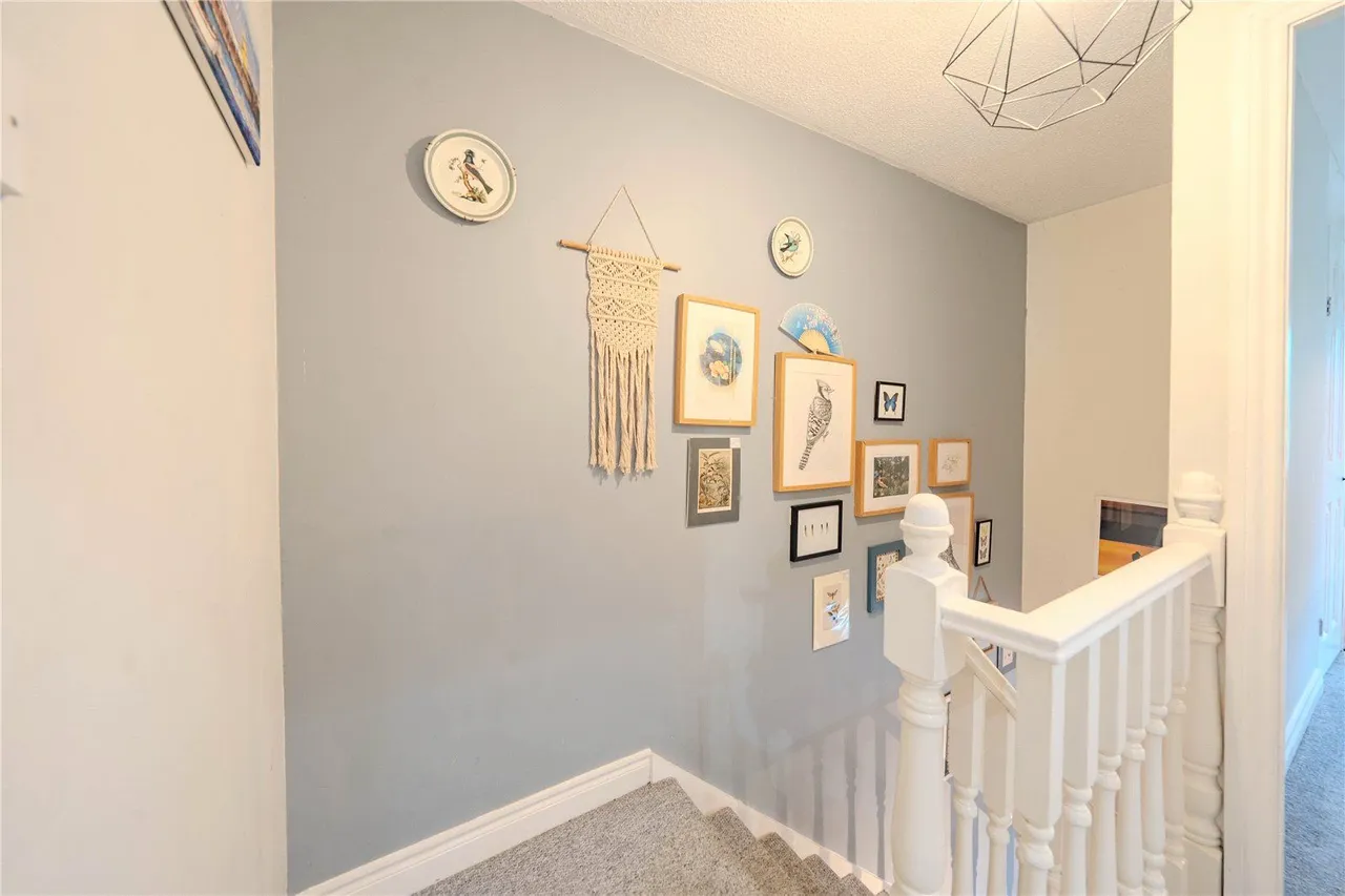 Chiltern Court, Leeds, LS13, photo 18