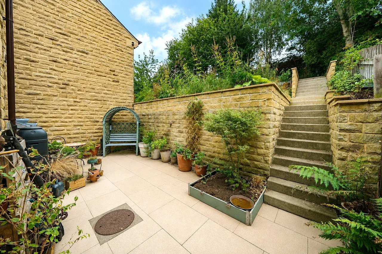 Chiltern Court, Leeds, LS13, photo 9