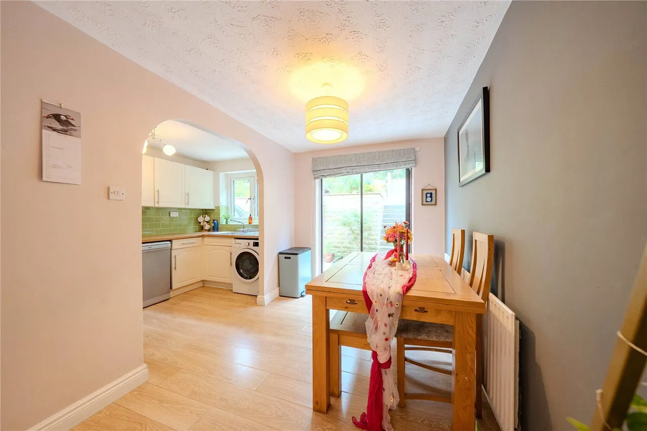 Chiltern Court, Leeds, LS13, photo 13