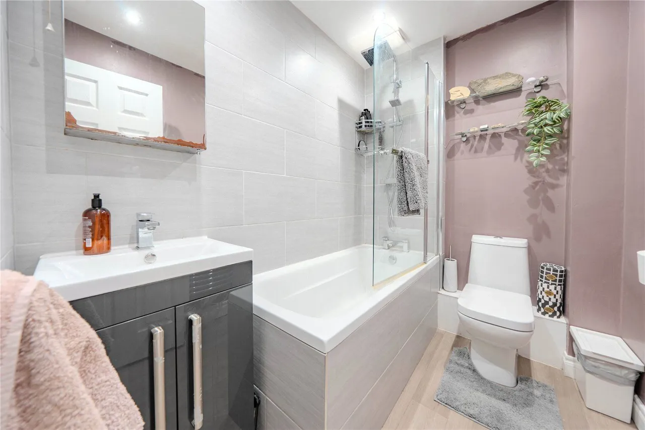 Chiltern Court, Leeds, LS13, photo 7