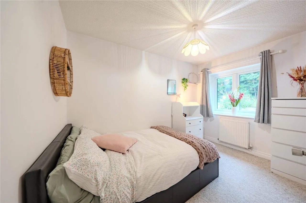 Chiltern Court, Leeds, LS13, photo 5