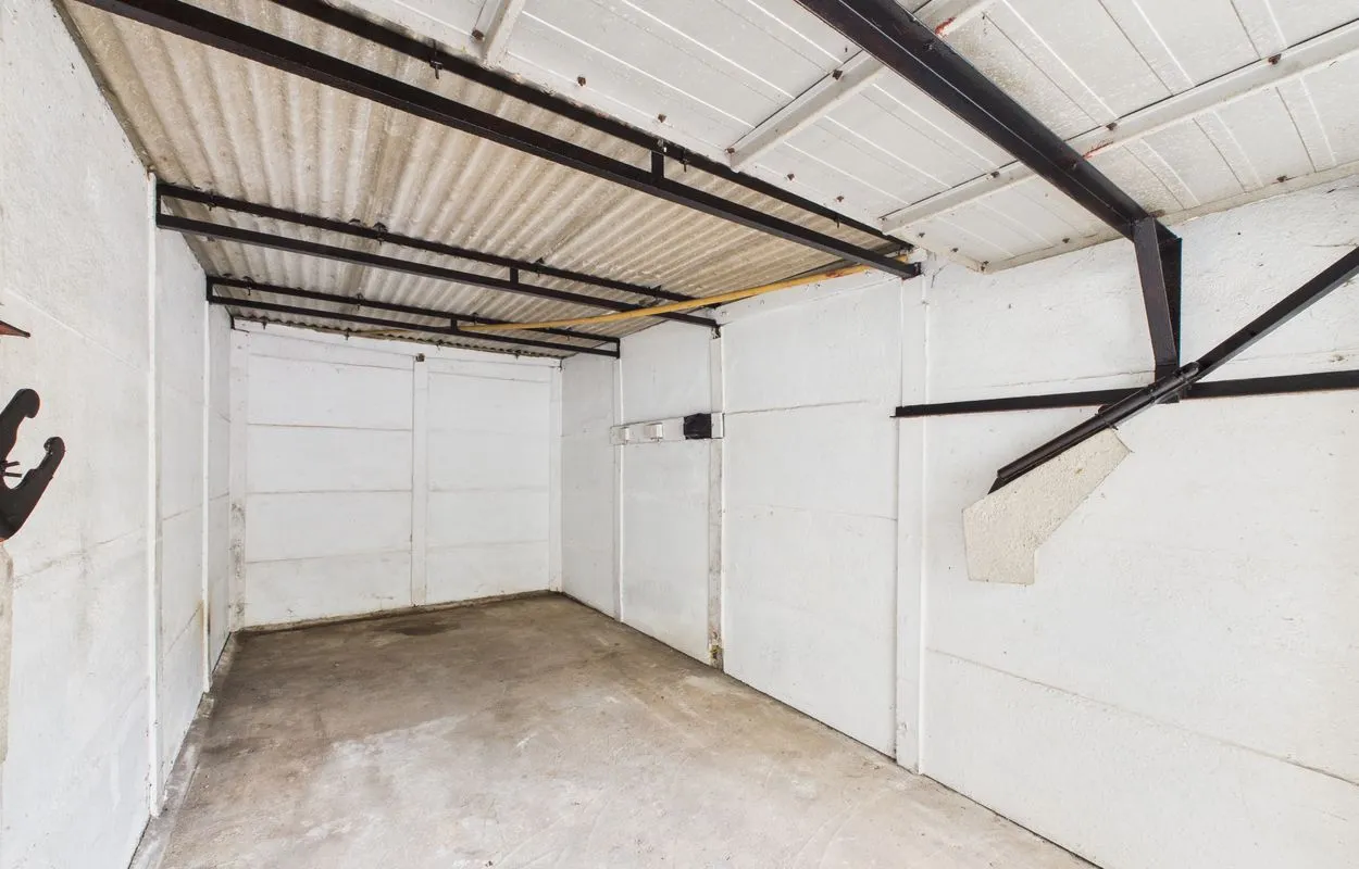 Garage 2, 9, Montpellier Parade, Cheltenham, GL50 1UA, photo 2