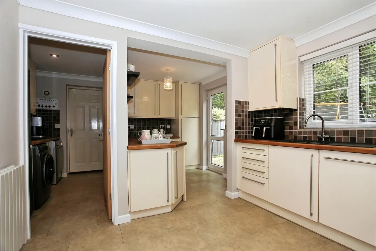 Waterfall Gardens, Newborough, PE6, photo 11