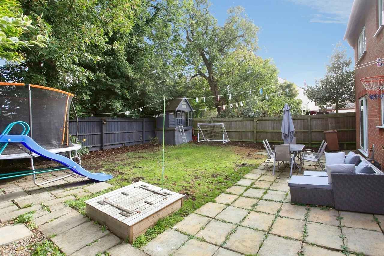 Waterfall Gardens, Newborough, PE6, photo 17