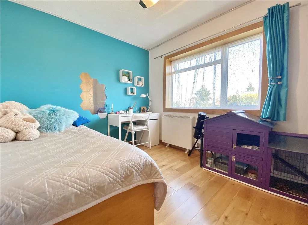 Staines Road, Twickenham, TW2, photo 4