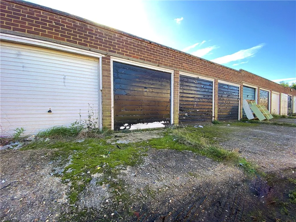 Staines Road, Twickenham, TW2, photo 9