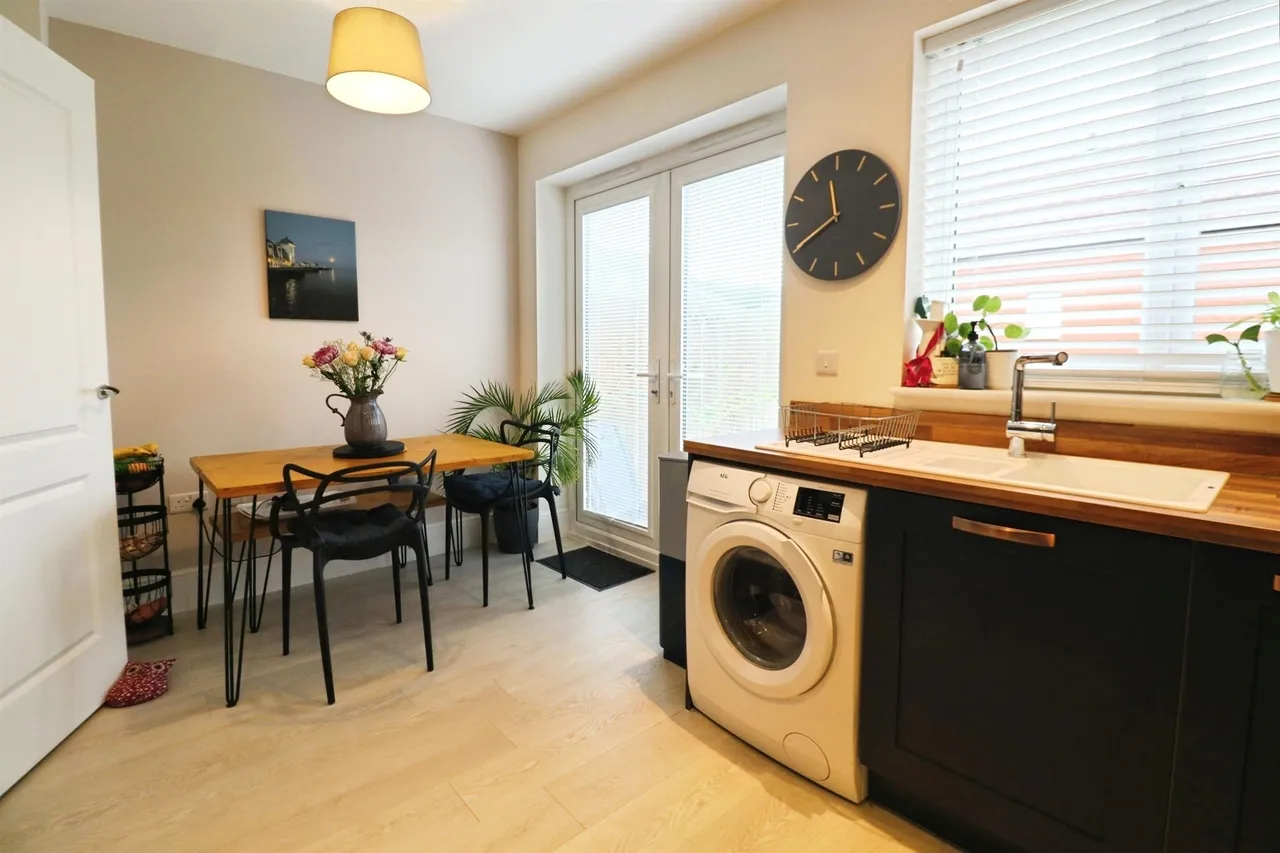 Clos Coed Bychan, Cardiff, CF5, photo 9