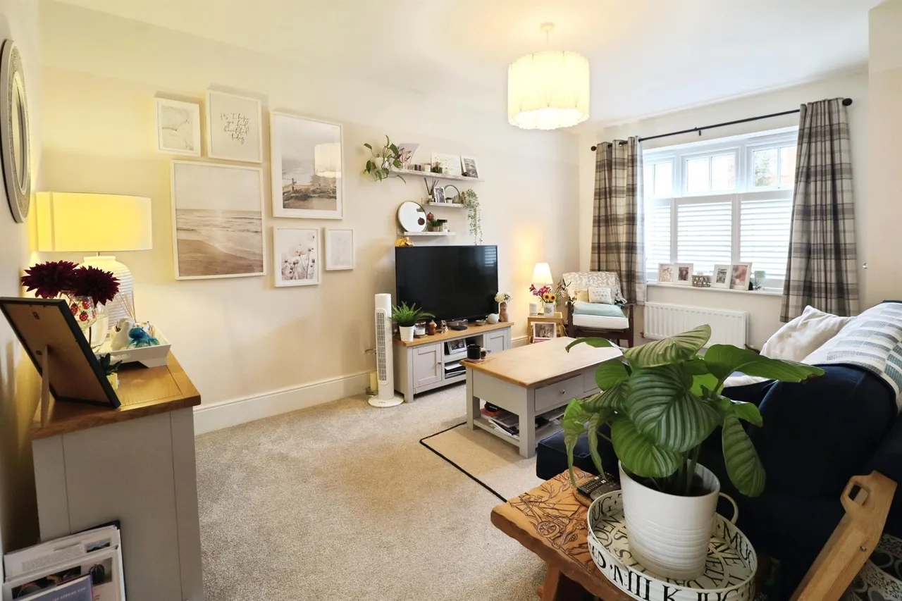 Clos Coed Bychan, Cardiff, CF5, photo 5