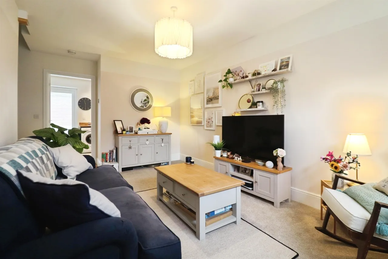 Clos Coed Bychan, Cardiff, CF5, photo 2