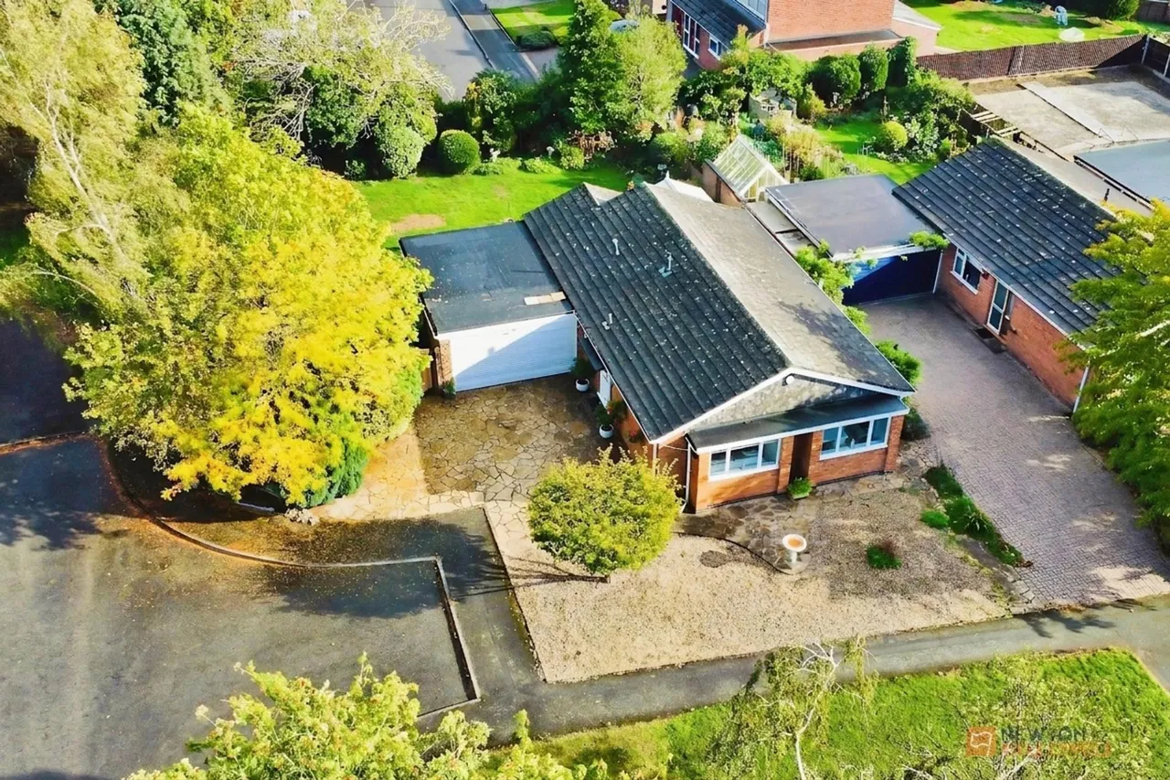 2 bed house for sale, Hollies Way, Thurnby, LE7