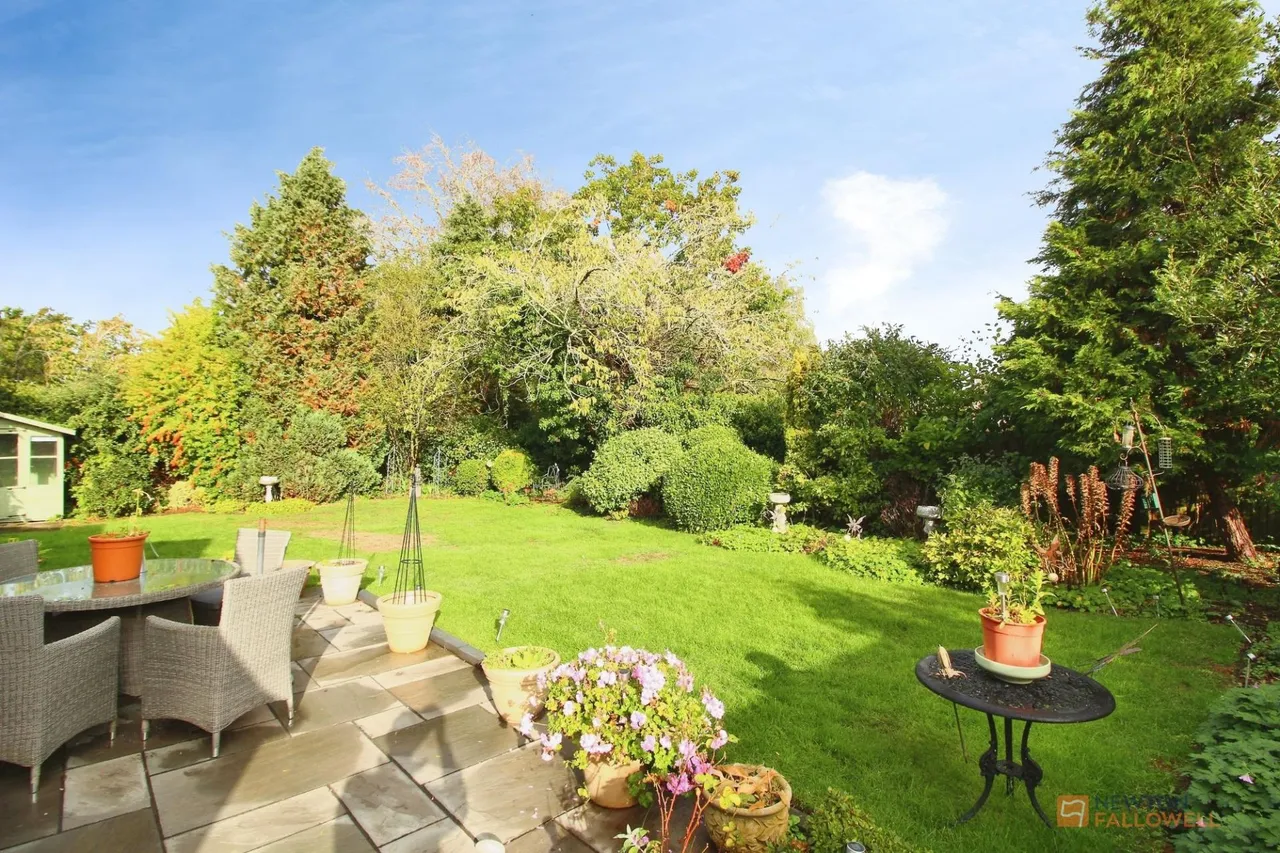 Hollies Way, Thurnby, LE7, photo 2