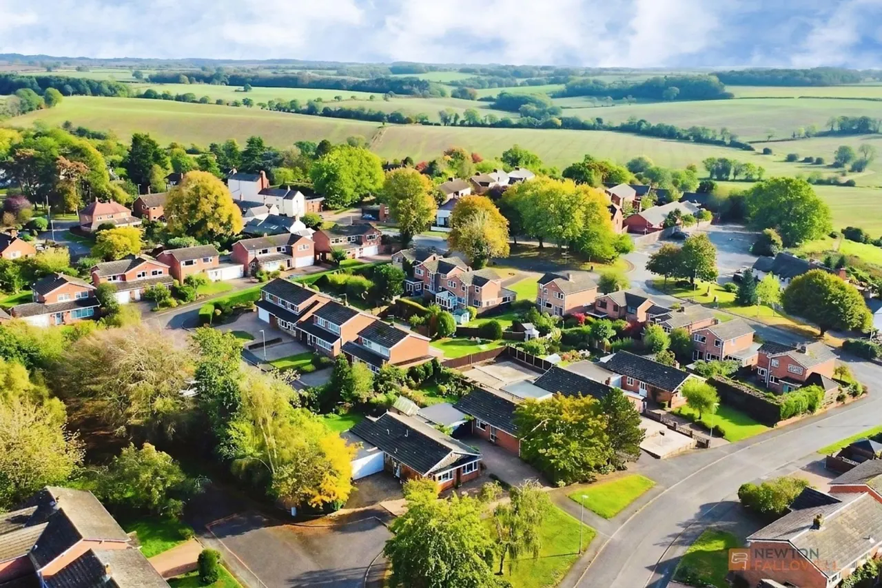 Hollies Way, Thurnby, LE7, photo 3
