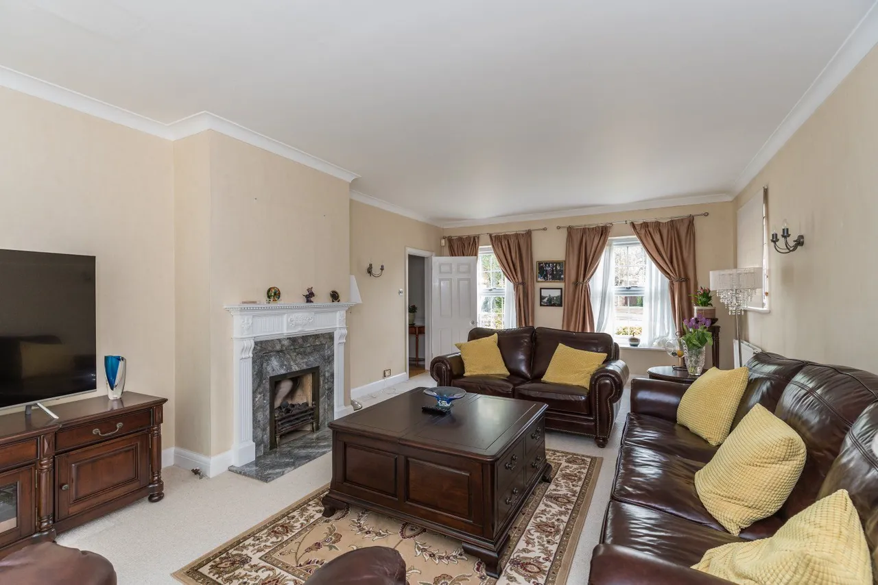 St Huberts Close, Gerrards Cross, Buckinghamshire, SL9 7EN, photo 8