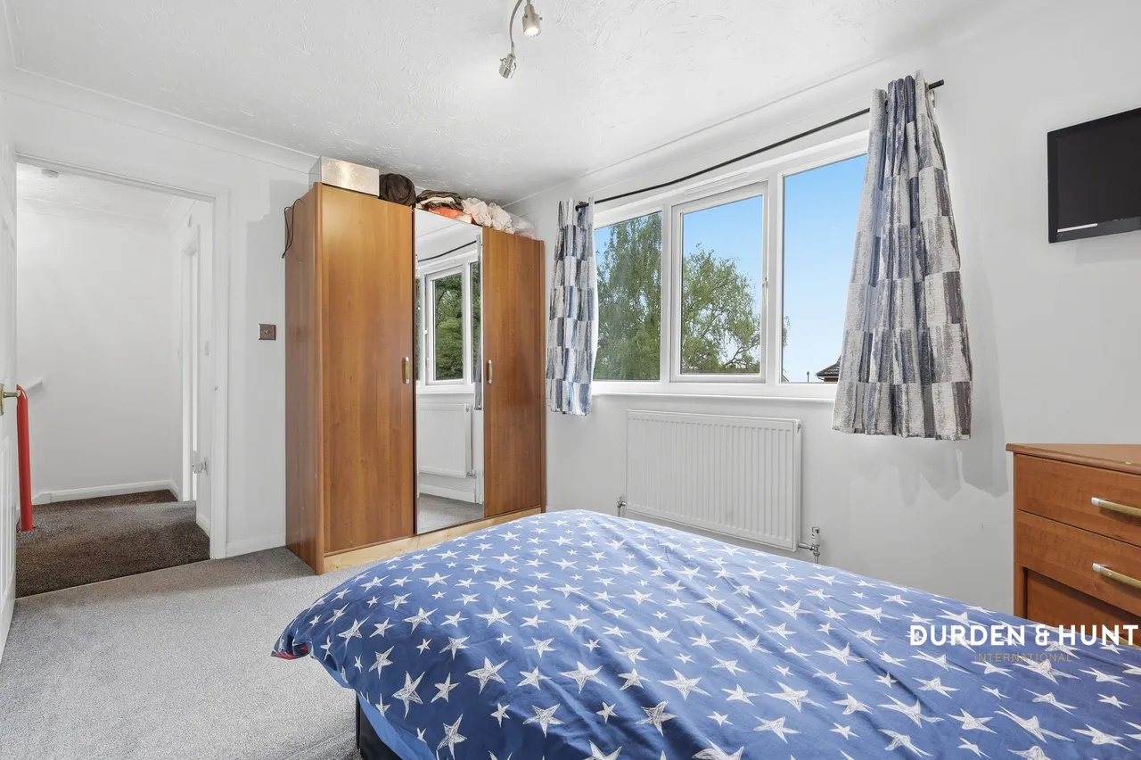 Latchford Place, Chigwell, IG7, photo 23