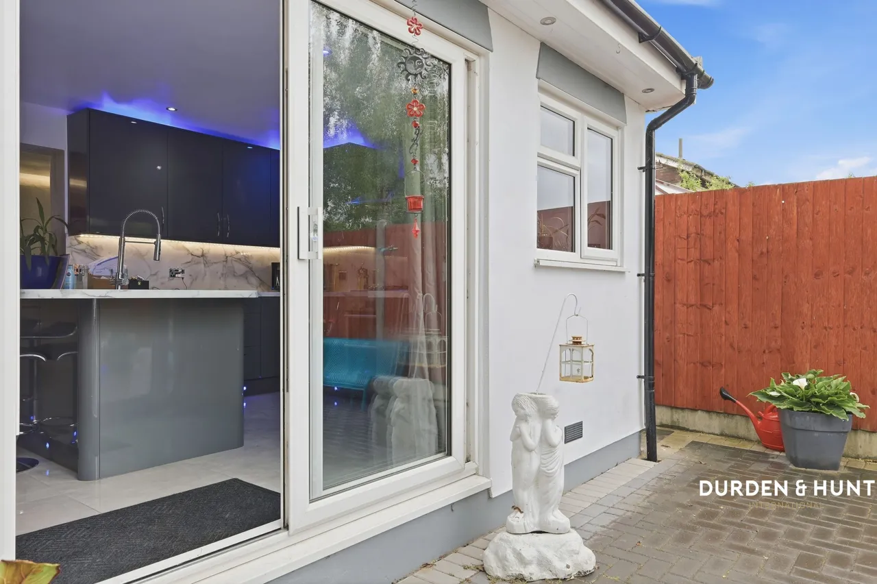 Latchford Place, Chigwell, IG7, photo 10