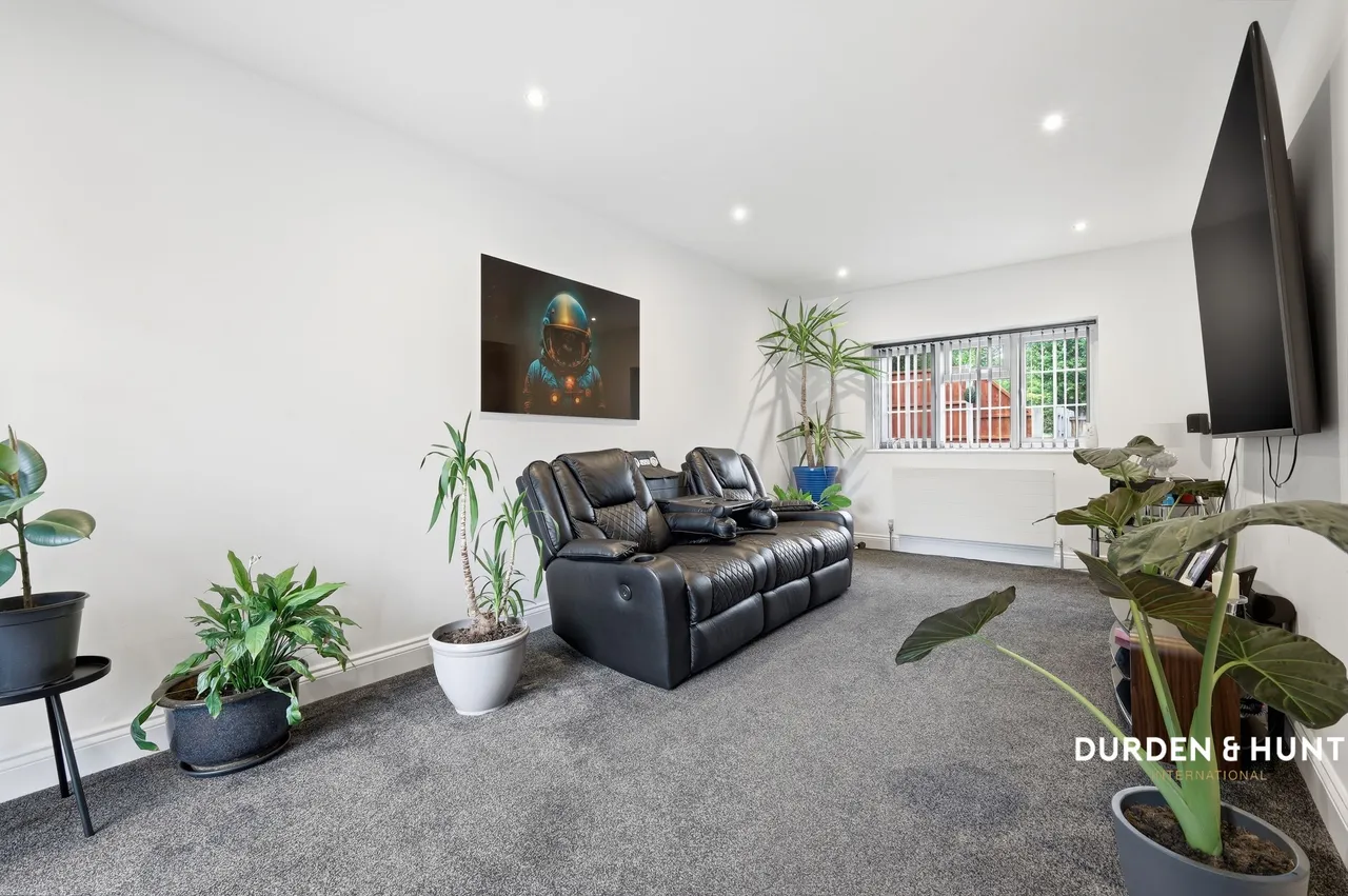 Latchford Place, Chigwell, IG7, photo 12