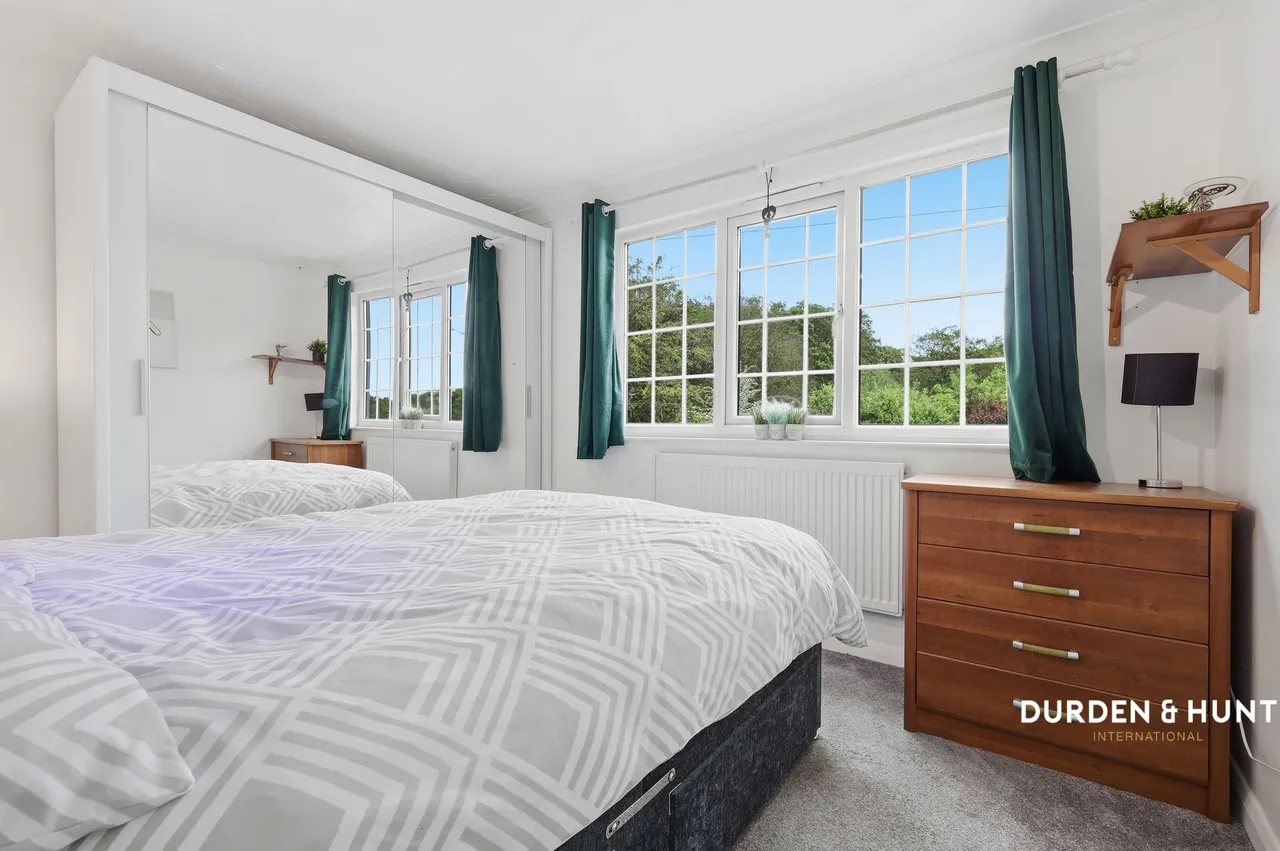 Latchford Place, Chigwell, IG7, photo 21