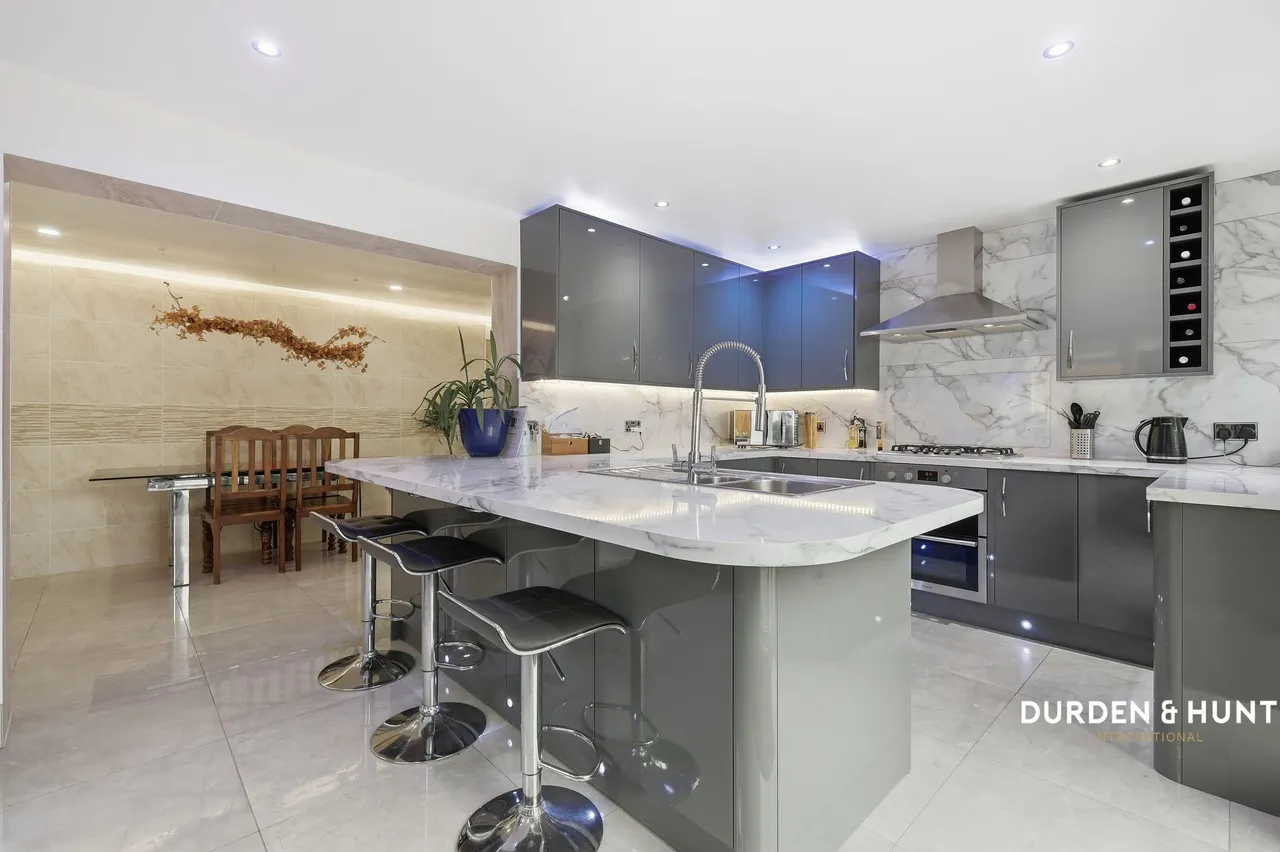 Latchford Place, Chigwell, IG7, photo 7