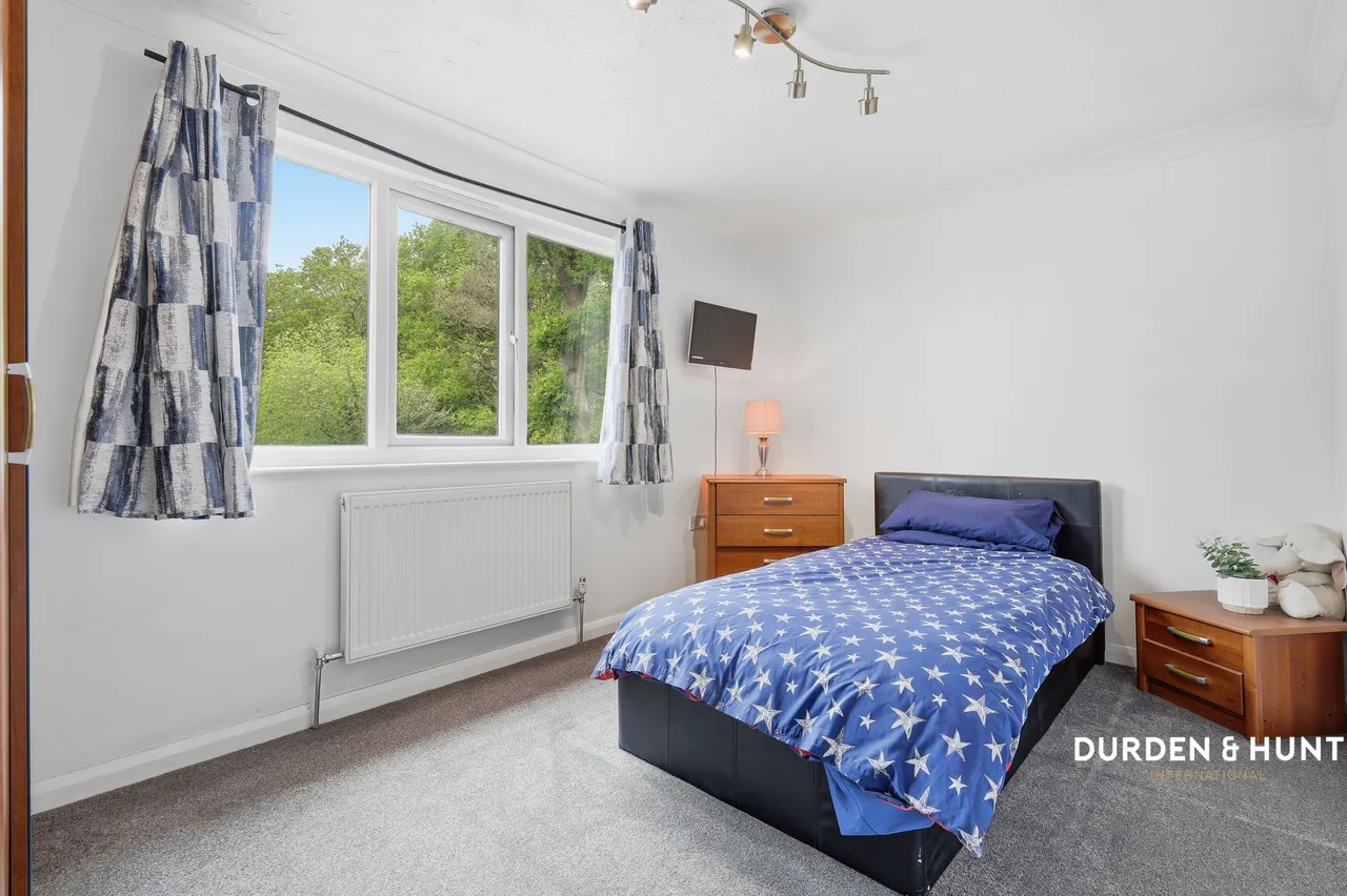 Latchford Place, Chigwell, IG7, photo 22
