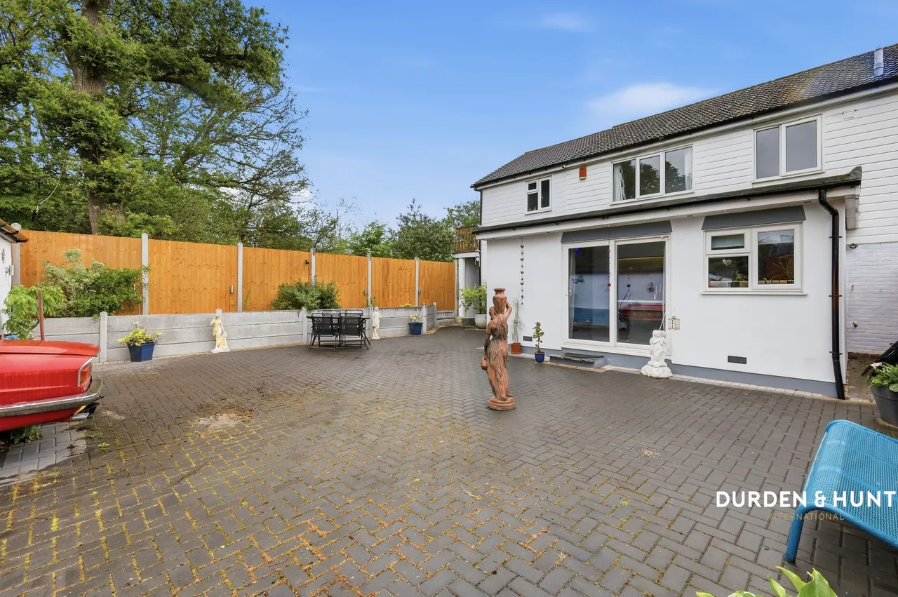 Latchford Place, Chigwell, IG7, photo 28