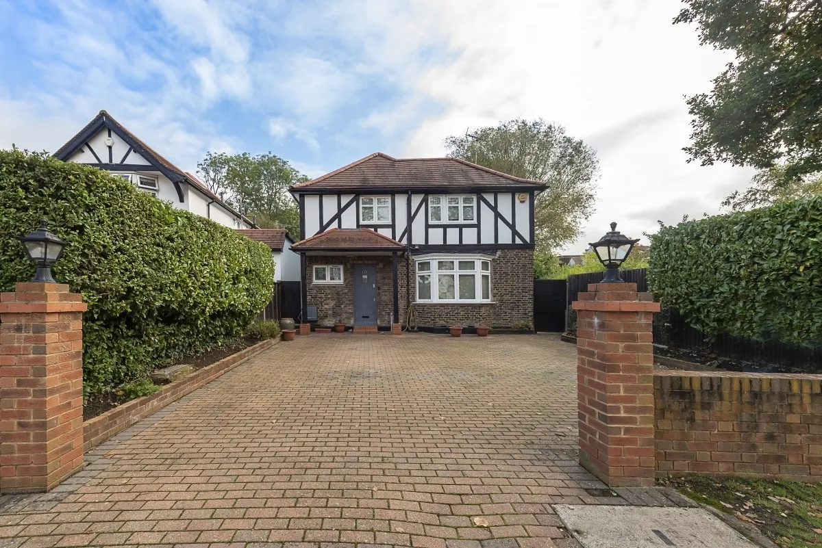 5 bed house to rent — Bellfield Avenue Harrow HA3