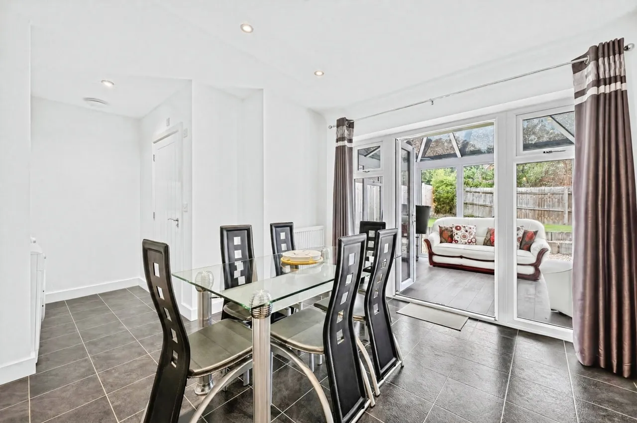 Courtney Close, Northampton, NN4, photo 9