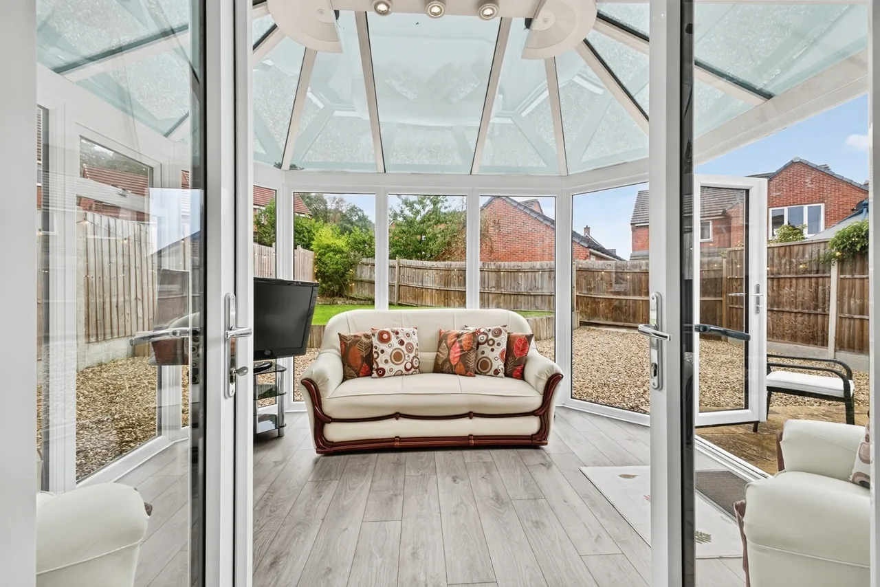 Courtney Close, Northampton, NN4, photo 10