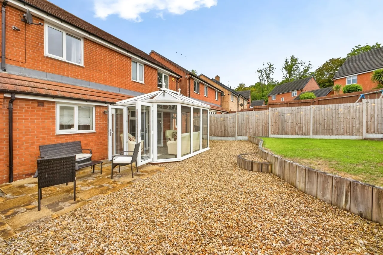 Courtney Close, Northampton, NN4, photo 22