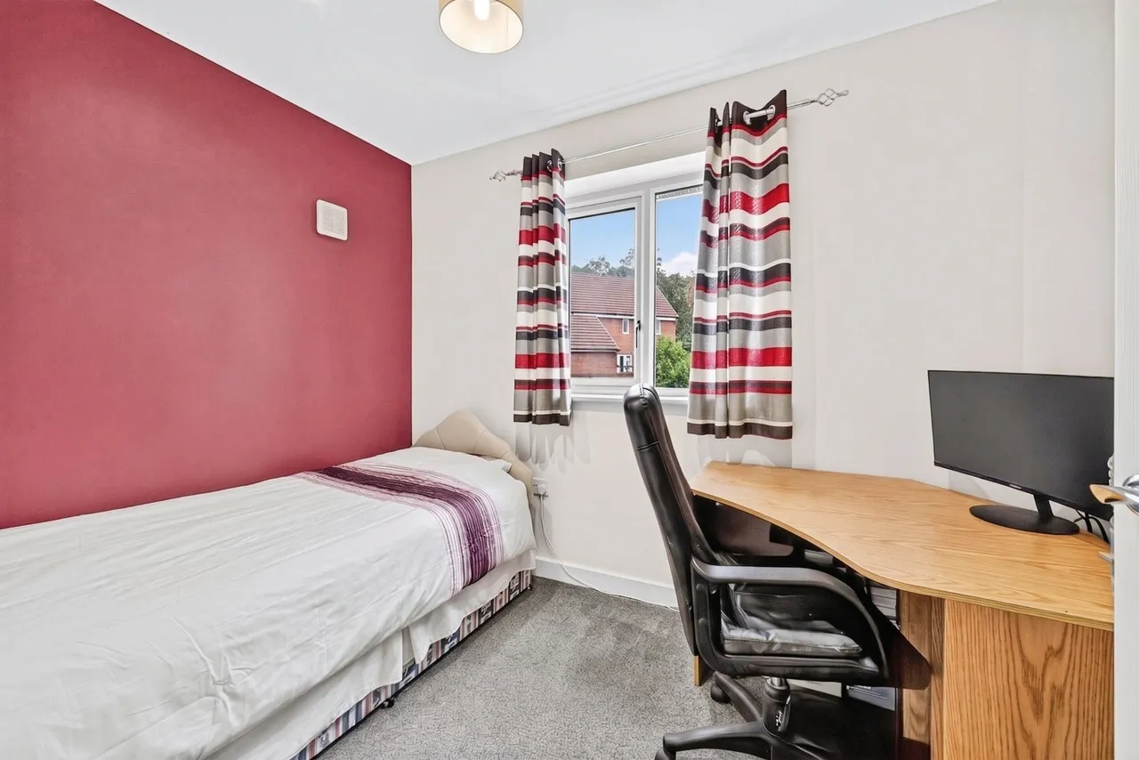 Courtney Close, Northampton, NN4, photo 19