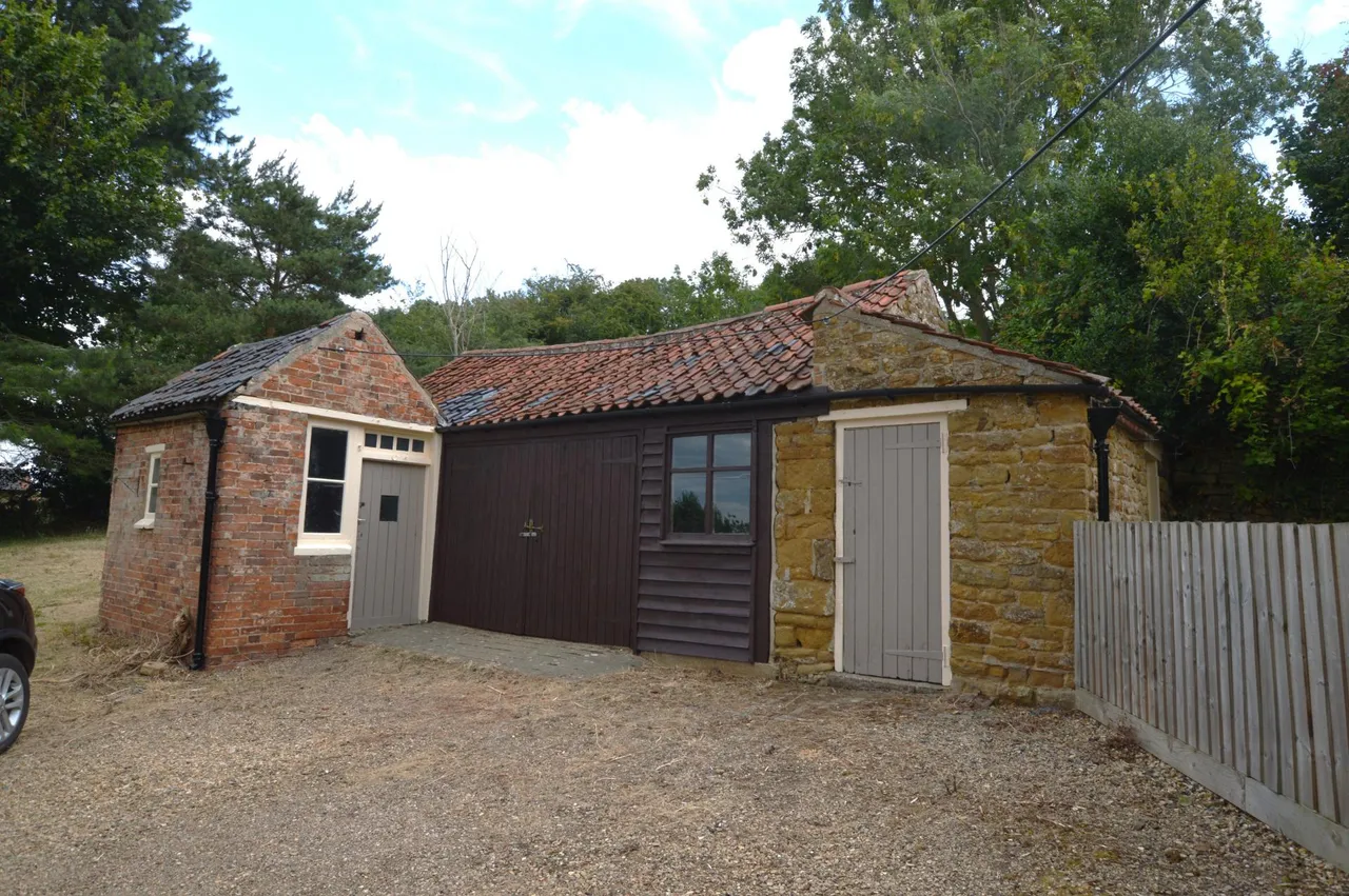 Main Street, Woolsthorpe By Belvoir, NG32, photo 13