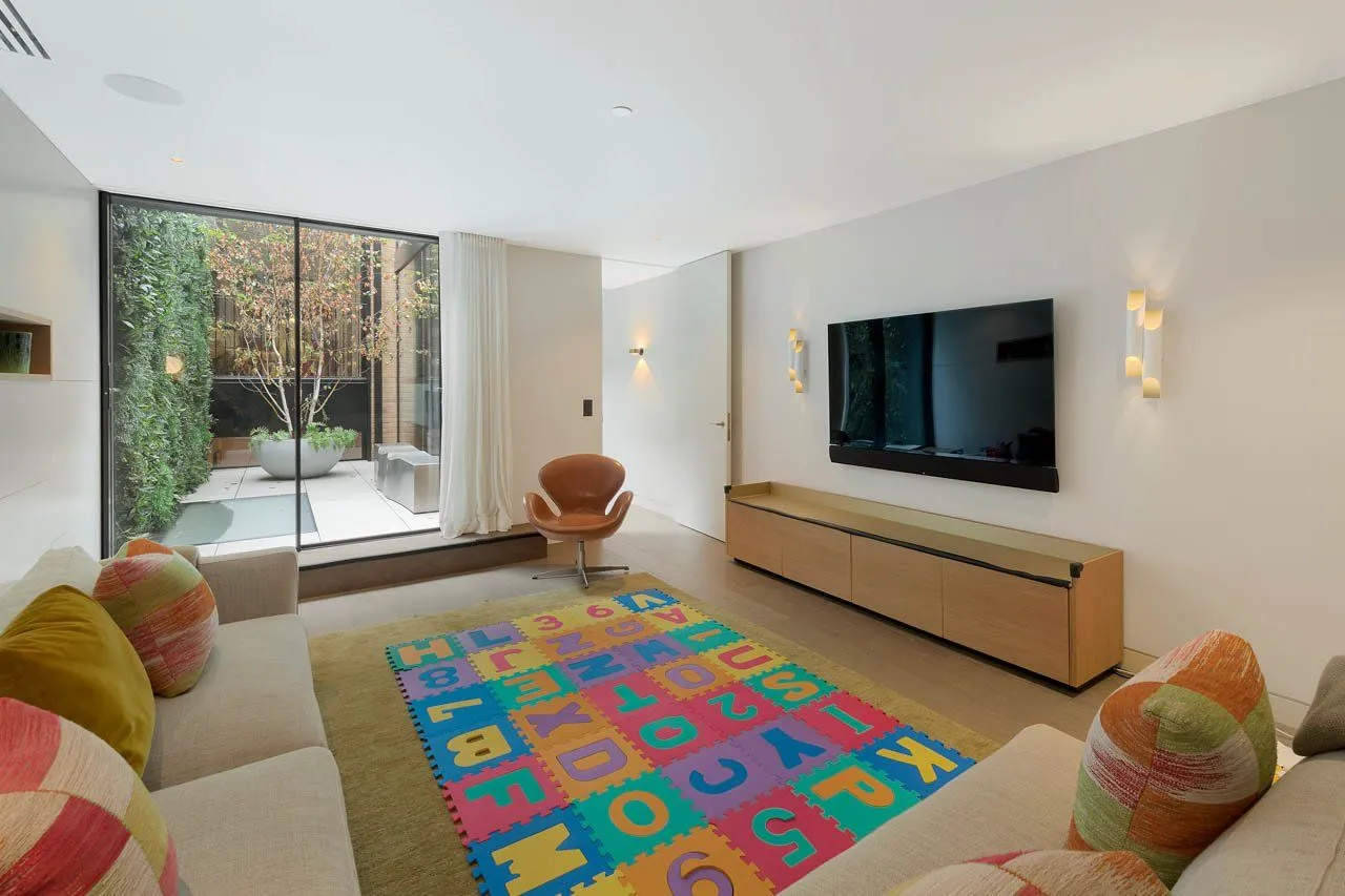 Abingdon Road, London, W8, photo 11