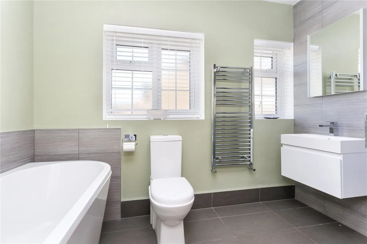 Mayflower Way, Farnham Common, SL2, photo 11