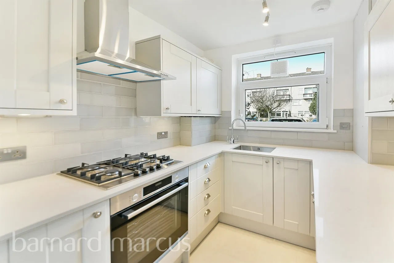 1 bed flat for sale — Gressenhall Road, London