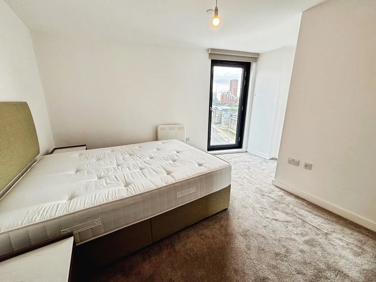Kirkstall Road, Leeds, LS3, photo 6