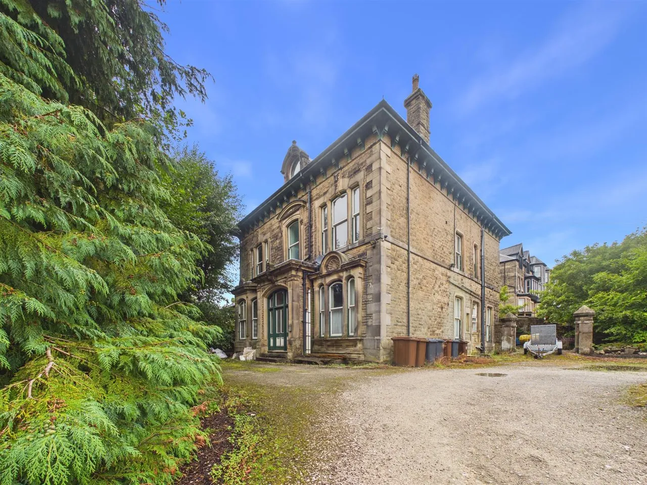 12 bed house for sale, Manchester Road, Buxton