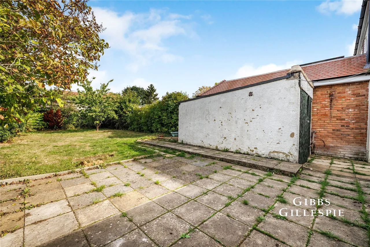 Woodford Crescent, Pinner Fees Apply, HA5, photo 18