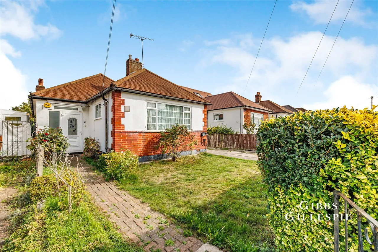 Woodford Crescent, Pinner Fees Apply, HA5, photo 17