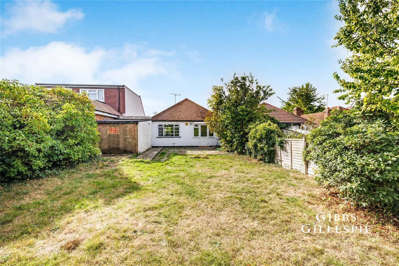 Woodford Crescent, Pinner Fees Apply, HA5, photo 20