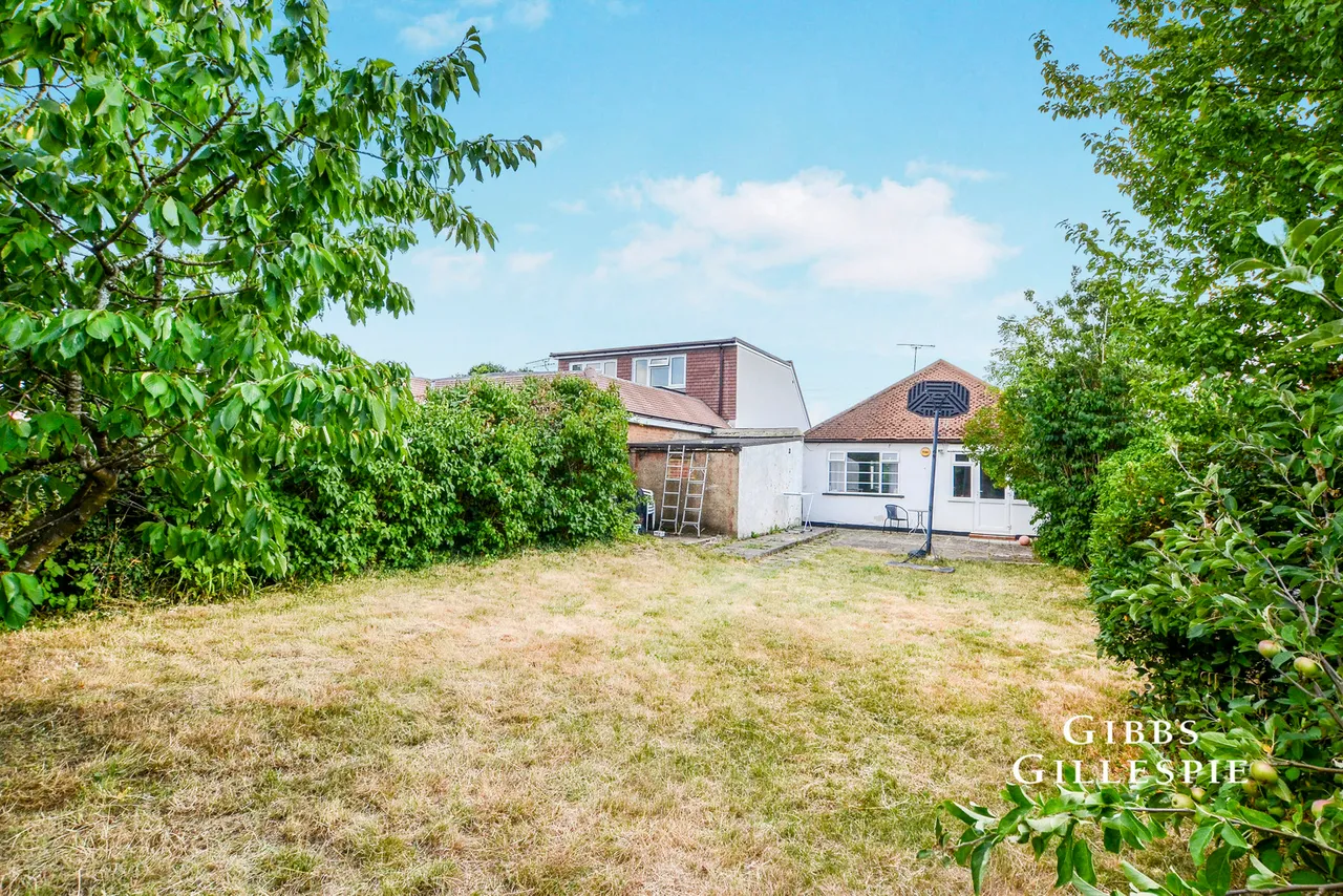 Woodford Crescent, Pinner Fees Apply, HA5, photo 8