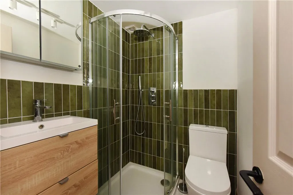 Balham High Road, London, SW17, photo 22