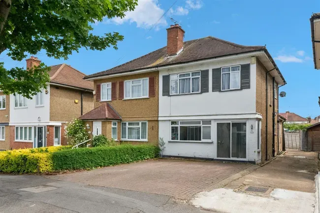 3 bed house for sale — Hurstfield Crescent, Hayes