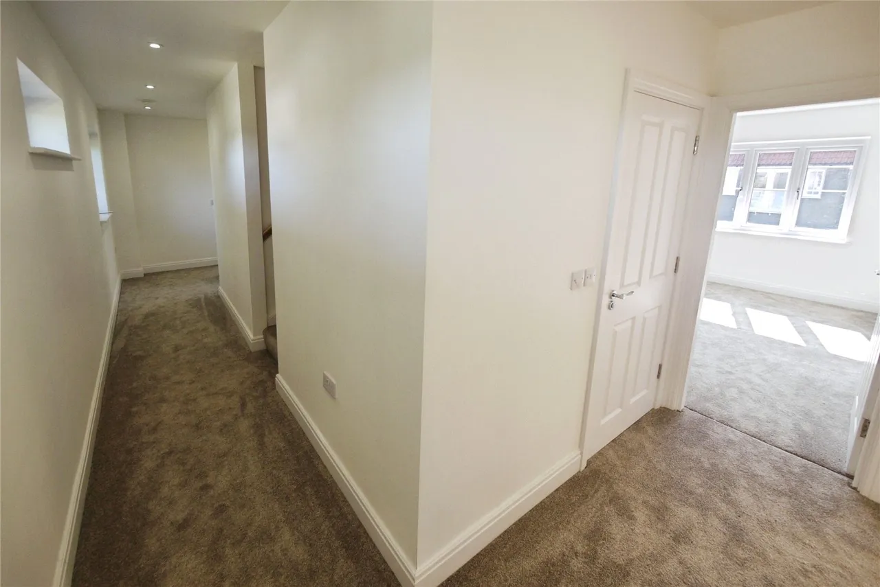 Rainbird Place, Pilgrims Hatch, CM14, photo 9